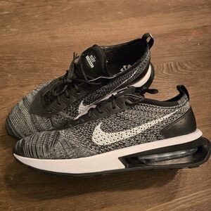Nike Flyknit Racer Oreo